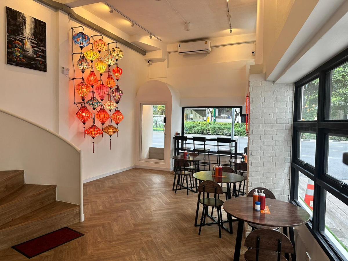 Albergue The White Den Sukhumvit 44